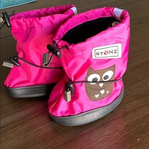 Stonz booties size large